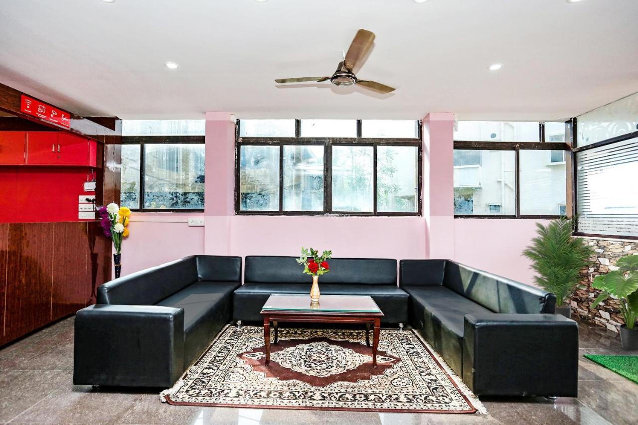 Super Collection O Aryan Hotel Khandagiri Exterior photo
